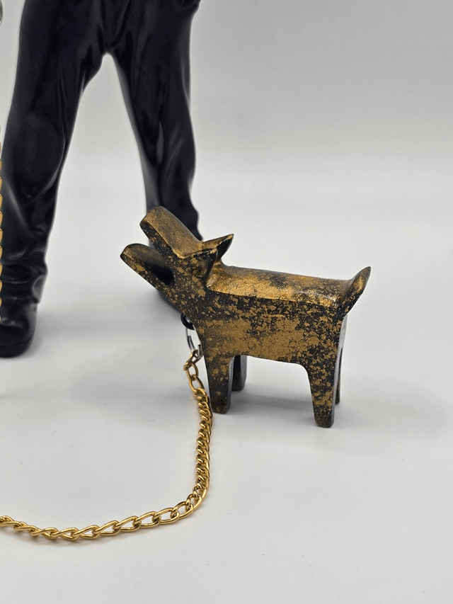 564. Banksy style Choose your weapon inspired Figure